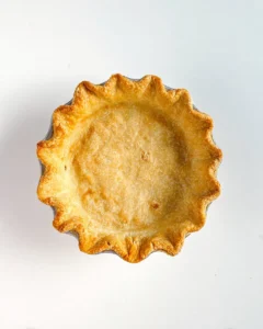 Blind baked flaky graham cracker pie crust.