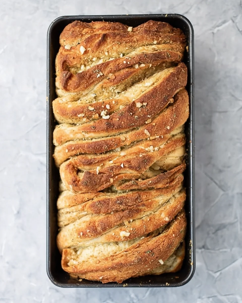 roasted garlic parmesan herb pull-apart bread I howsweeteats.com